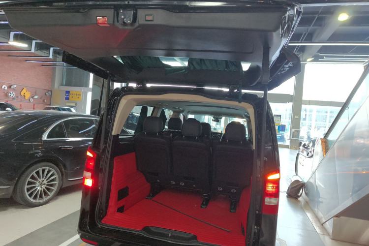 Used Mercedes-Benz Vito 2018 2.0T Elite Version 7 Seats China V Emission Standard
