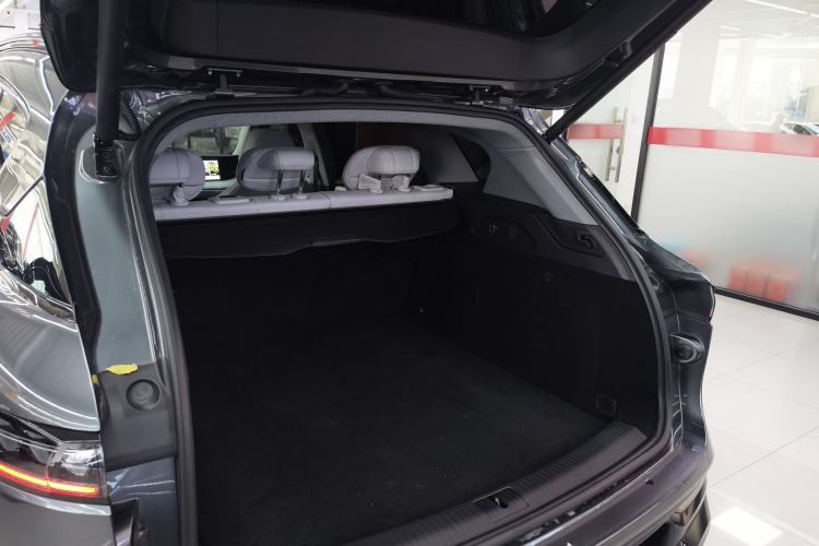 Used VOYAH FREE 2025 318 259 km All-Wheel-Drive Exploration Edition
