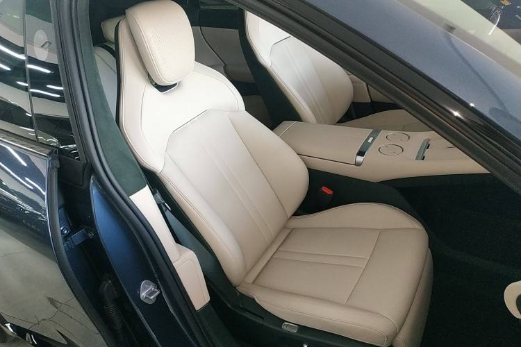 Used  YU7 2025 Ultra-Long Range High-Performance All-Wheel-Drive Max Edition
