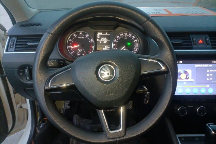 Used Skoda Octavia 2017 1.6L Automatic Chuanxing Edition
