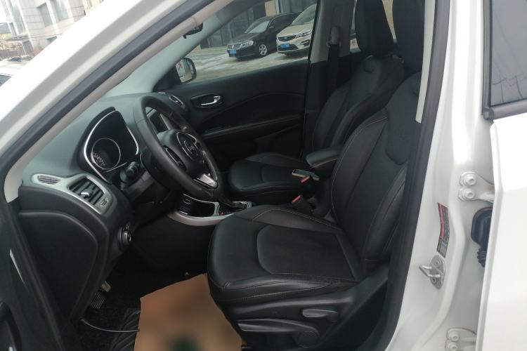 Used  Compass 2017 200T Automatic Family Edition
