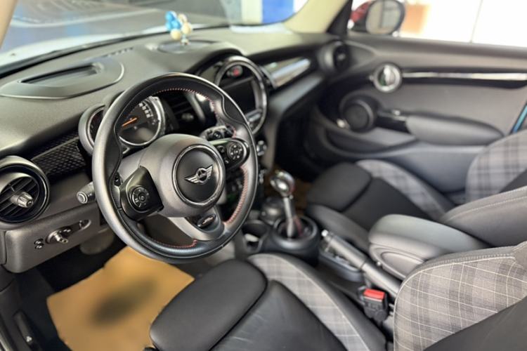 Used  MINI 2016 2.0T COOPER S Five-Door Edition
