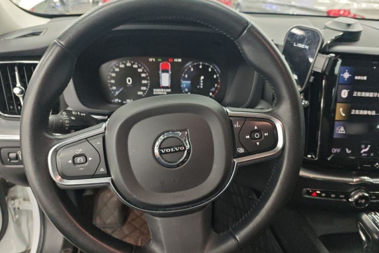 Used Volvo XC60 2019 T5 4x4 Zhiyuan Edition China VI Standard
