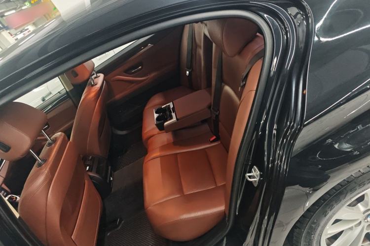 Used BMW 5 Series 2014 520Li Elegant Model
