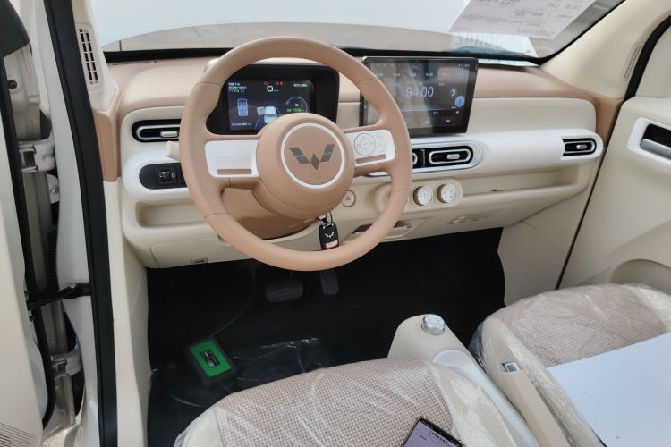 Used Wuling Hongguang MINIEV 2024 3rd Generation 215km Youth Edition
