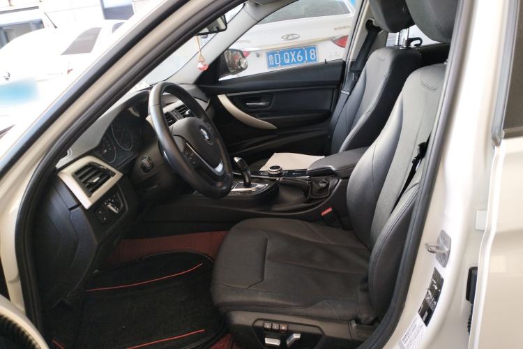 Used BMW 3 Series 2016 320Li Ambition Model
