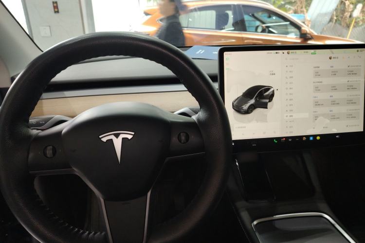 Used Tesla Model Y 2022 Long-Range All-Wheel-Drive Version
