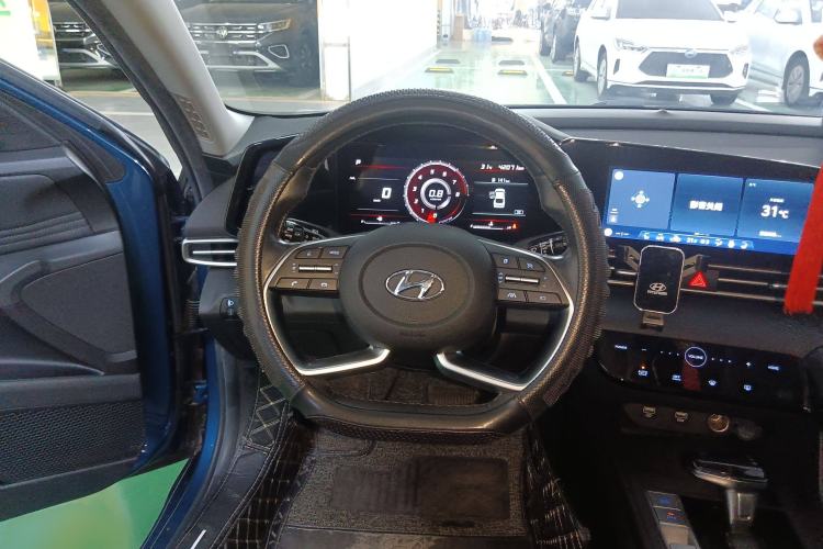 Used Hyundai Elantra 2021 1.5L CVT LUX Prestige Edition
