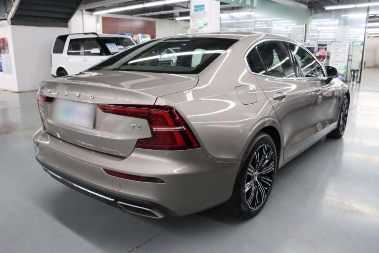 Used Volvo S60 2021 T4 Zhiyi Luxury Edition
