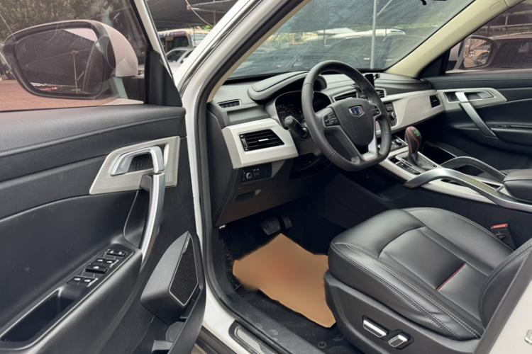 Used Geely Auto Emgrand X7 Sport 2018 1.8TD Automatic Two-Wheel Drive Smart Connect 4G Internet Edition