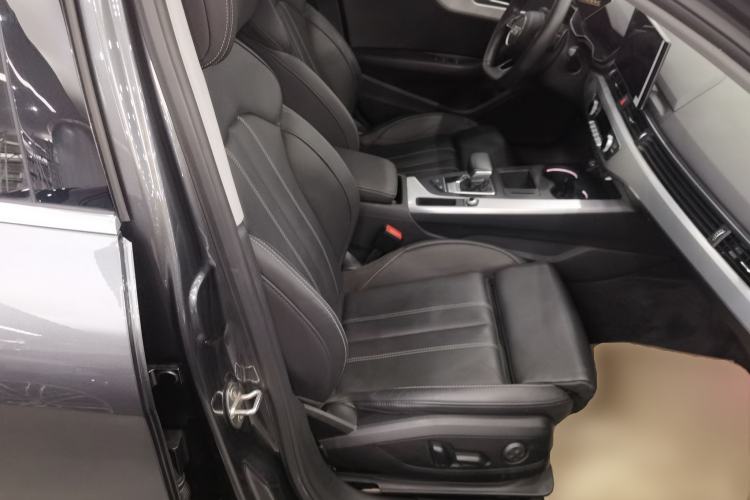 Used Audi A4L 2020 40 TFSI Luxury Dynamic Model
