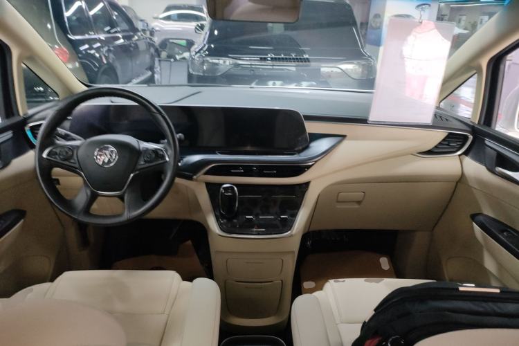 Used Buick GL8 2022 ES Landtrek 653T Luxury Edition
