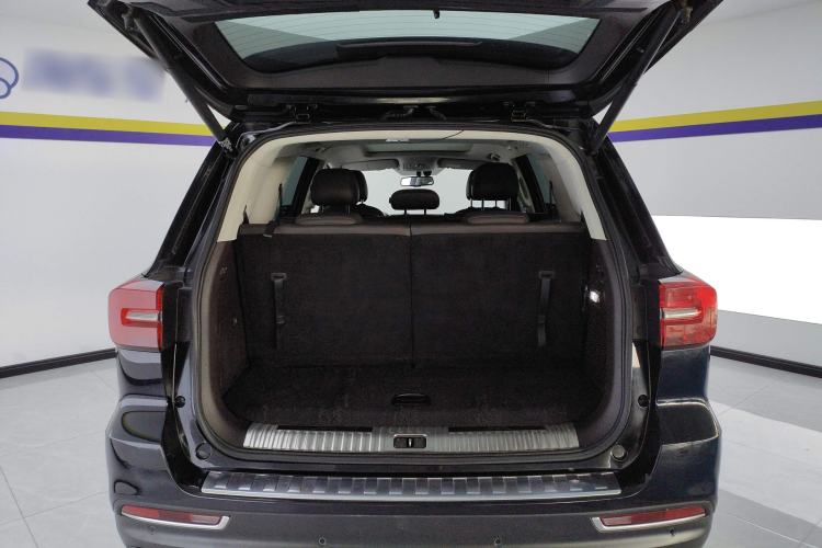 Used Roewe RX8 2018 30T Smart Connectivity Two-Wheel Drive Flagship Edition
