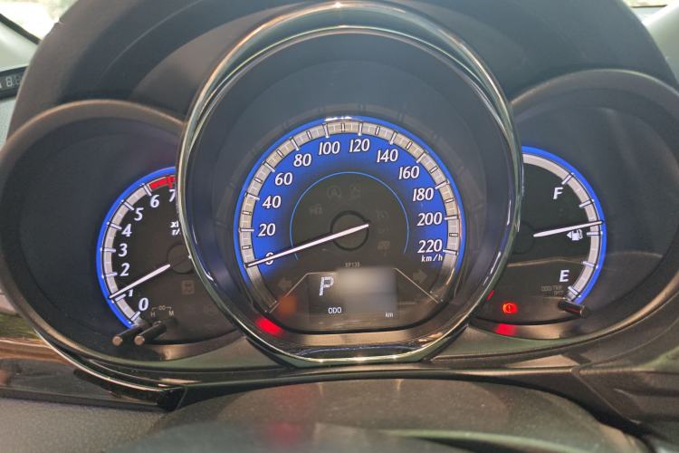 Used Toyota YARiS L 2016 Revised Version 1.5G CVT with Dynamic Sunroof
