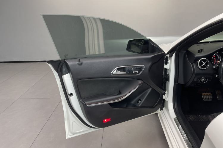 Used Mercedes-Benz CLA 2018 CLA 220 4MATIC
