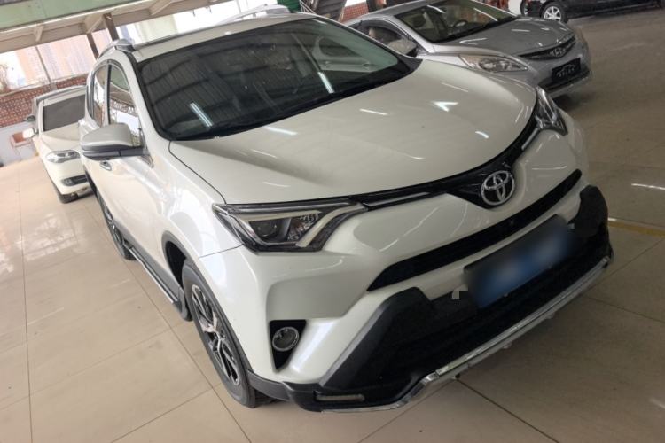 Used Toyota RAV4 2019 2.0L CVT Two-Wheel Drive ZhiShang Version China VI Standard
