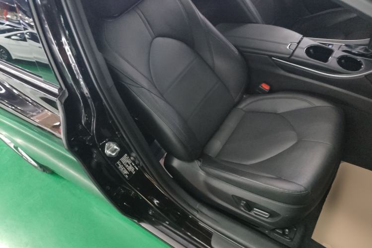 Used Toyota Avalon 2019 2.0L Luxury Edition China VI Standard
