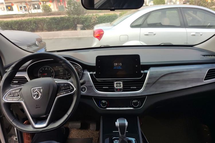 Used Baojun 730 2017 1.5T DCT Flagship Model 7 Seats China V Emission Standard