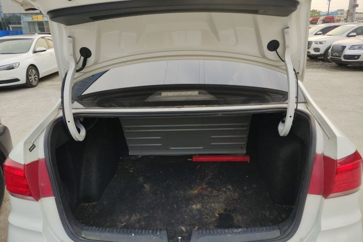 Used Volkswagen Santana 2016 1.6L Automatic Fashion Edition
