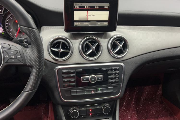 Used Mercedes-Benz GLA 2015 GLA 200 Fashion Model