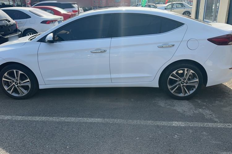 Used Hyundai Elantra 2016 1.6L Automatic ZhiXuan – Elite Version
