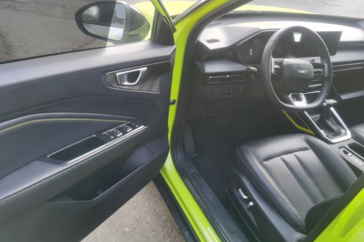 Used Wuling Alvez 2022 1.5T CVT Trendy & Cool Edition
