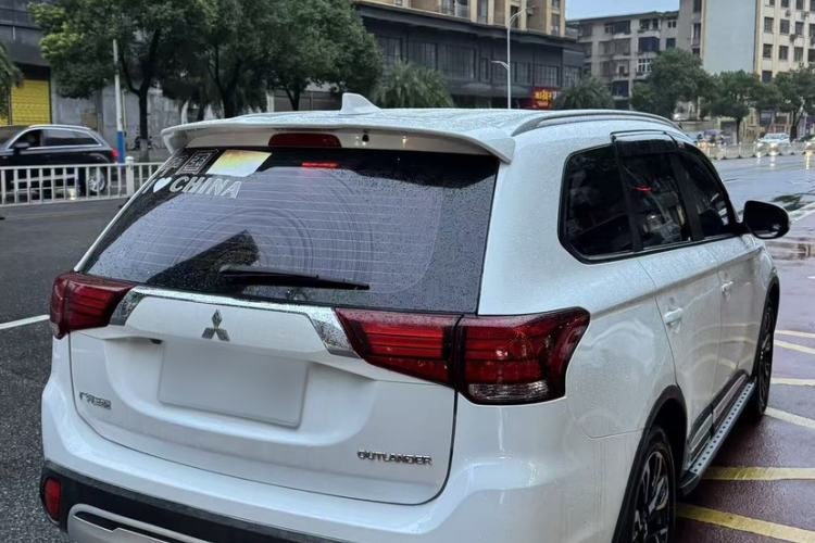 Used Mitsubishi Outlander 2019 2.0L Two-Wheel Drive Comfort Edition 5 Seats China VI Standard
