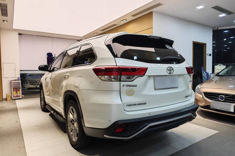 Used Toyota Highlander 2018 2.0T Four-Wheel Drive Luxury Version 7 Seats China VI Standard
