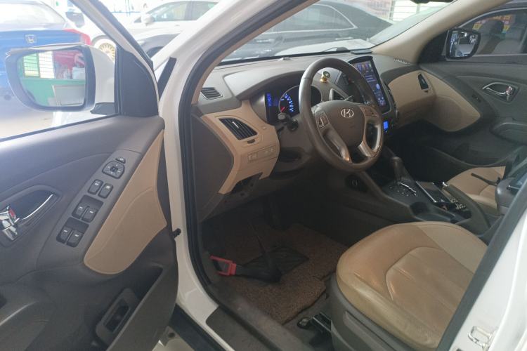Used Hyundai ix35 2015 2.0L Automatic 2WD Smart Version China V Standard
