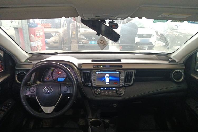 Used Toyota RAV4 2015 2.0L CVT Two-Wheel Drive Fashion Edition