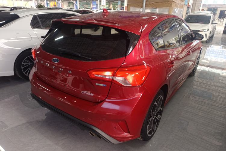 Used Ford Focus 2021 Hatchback EcoBoost 180 Automatic Titanium Edition
