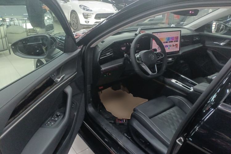 Used Volkswagen Magotan 2024 380TSI DSG Prestige Edition DaMai Package
