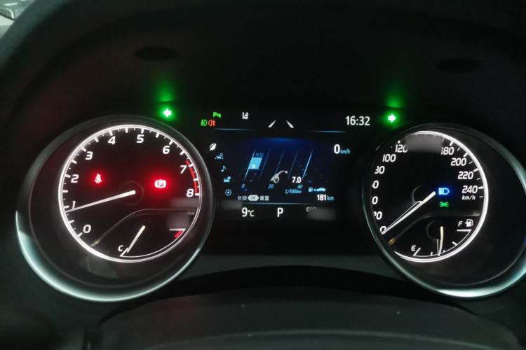 Used Toyota Camry 2021 2.0G Luxury Edition
