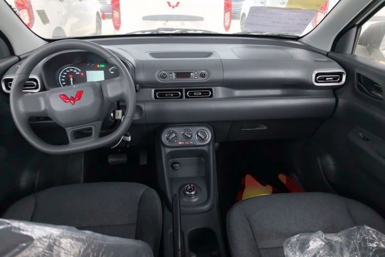 Used Wuling Hongguang New Energy 2024 All-Electric Model 300KM Practical Version