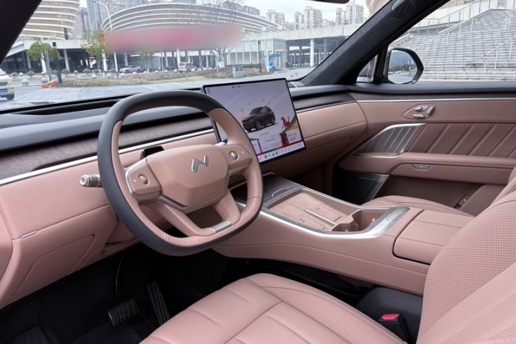 Used ONVO Luxeed L90 2025 Model—Ultra Six-Seater Version
