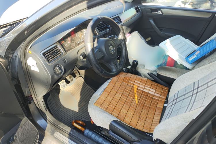 Used Volkswagen Santana 2015 1.6L Manual Comfort Edition
