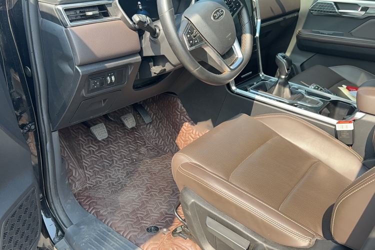 Used  Hantoo 2021 2.0T Commercial Version Manual Diesel Two-Wheel Drive Elite Large Double Cabin HFC4DB2-2E
