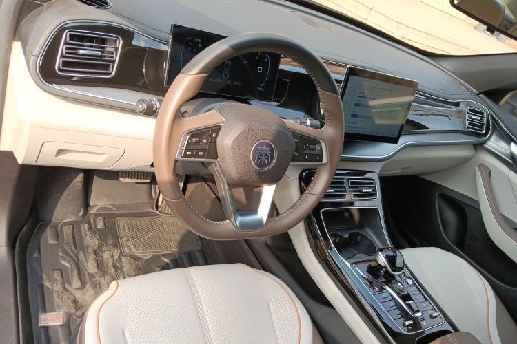 Used BYD Qin PLUS 2024 HONOR Edition DM-i 120KM Leading Model
