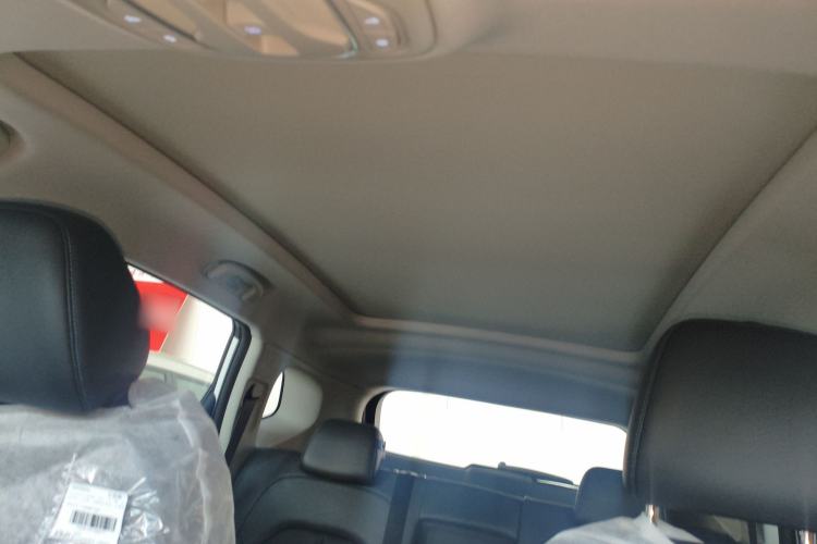 Used Roewe RX5 2025 PLUS 330TGI Automatic Trendsetting Smart Edition
