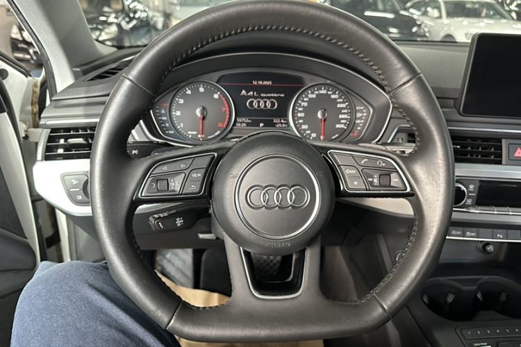 Used Audi A4L 2018 30th Anniversary Edition 45 TFSI quattro Individual Sport Edition
