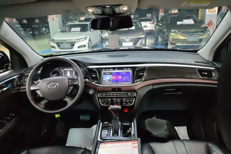 Used GAC Trumpchi GS8 2017 320T Two-Wheel Drive Luxury Smart Connectivity Version (7 Seats)
