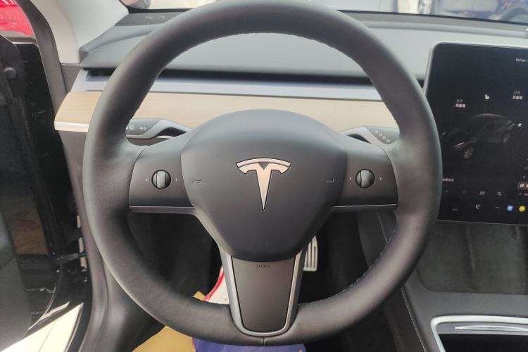 Used Tesla Model Y 2022 Long-Range All-Wheel-Drive Version