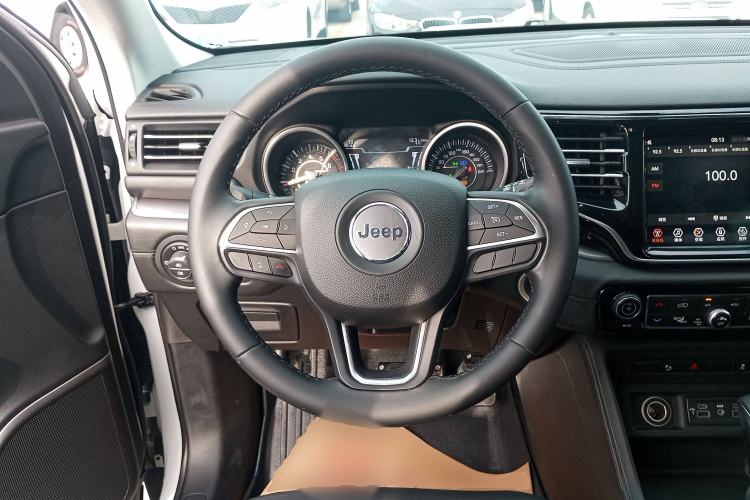 Used  Commander 2018 2.0T Two-Wheel Drive Enjoyment Version China VI Emission Standard
