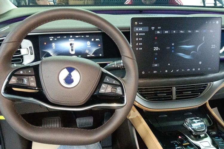 Used Denza D9 2024 DM-i 980 Four-Wheel Drive Prestige Model
