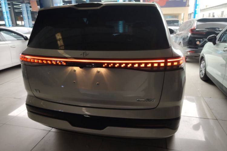 Used  eπ008 2024 210Max Range-Extended Version 6 Seats