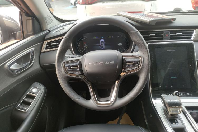 Used Roewe RX5 2023 PLUS 330TGI Automatic Trendsetting Smart Edition
