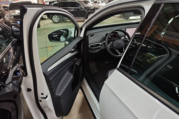 Used Volkswagen ID.4 CROZZ 2025 Pure Edition