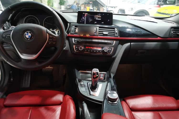 Used BMW 3 Series 2014 320i Sport Design Package
