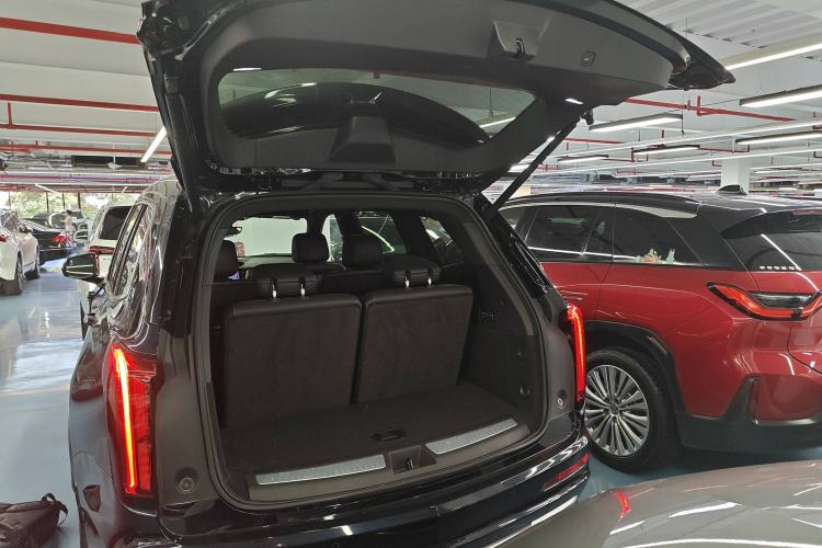 Used Cadillac XT6 2022 2.0T Six-Seater Four-Wheel Drive Luxury Version
