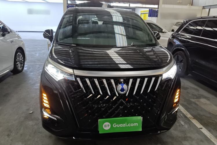 Used Denza D9 2022 DM-i 1040 Prestige Model
